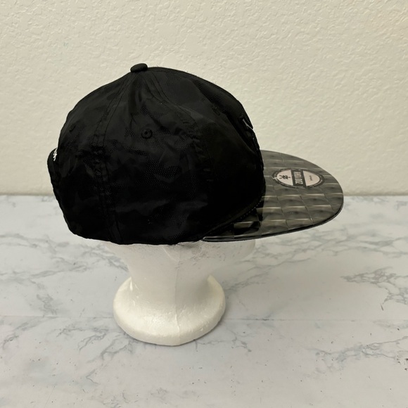 Zoo York Hat Black SnapBack Black Baseball Logo Streetwear Abstract Wide Bill C2 - Picture 4 of 8